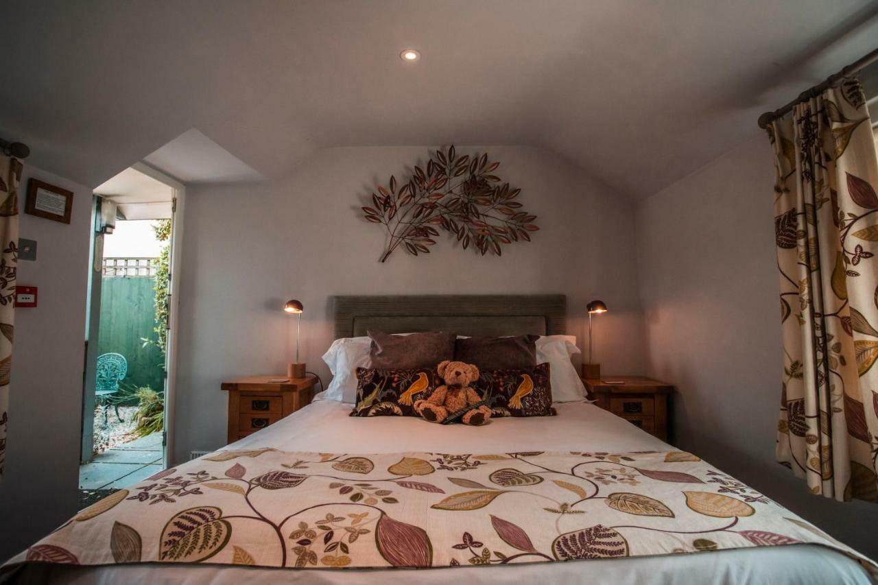 The Salty Monk Bed & Breakfast 시드머스 객실 사진